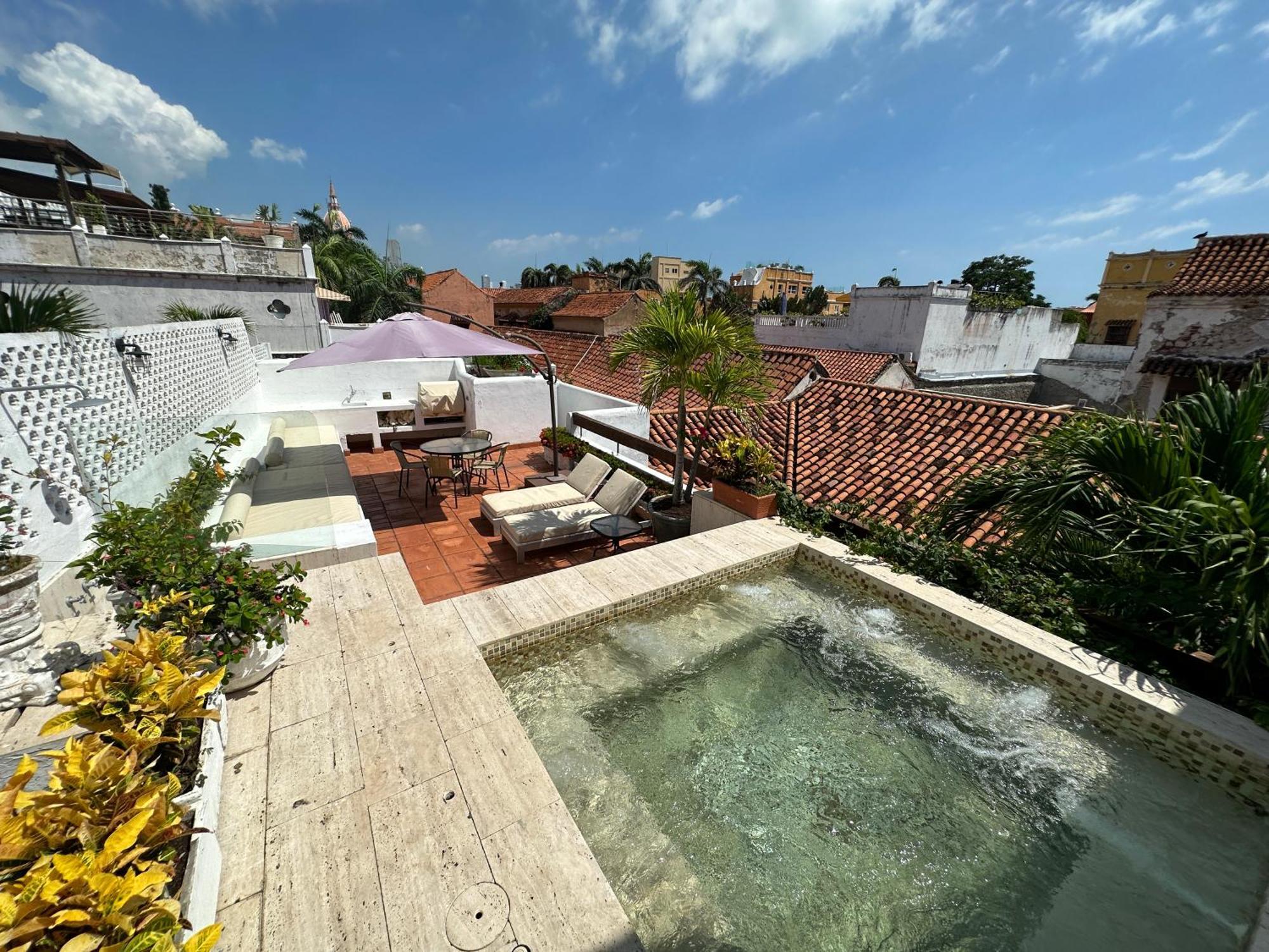 Сasa de vacaciones 5 Bedroom Inside Of The Walled *