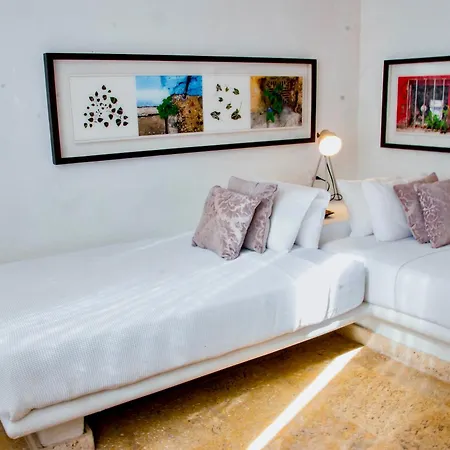 5 Bedroom Inside Of The Walled *