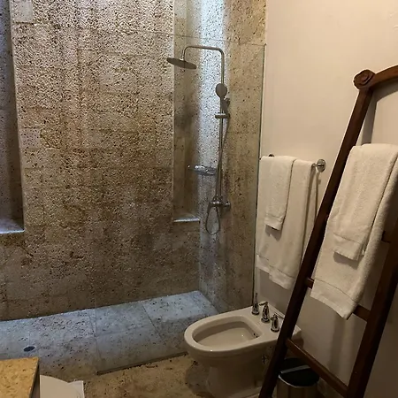 5 Bedroom Inside Of The Walled *