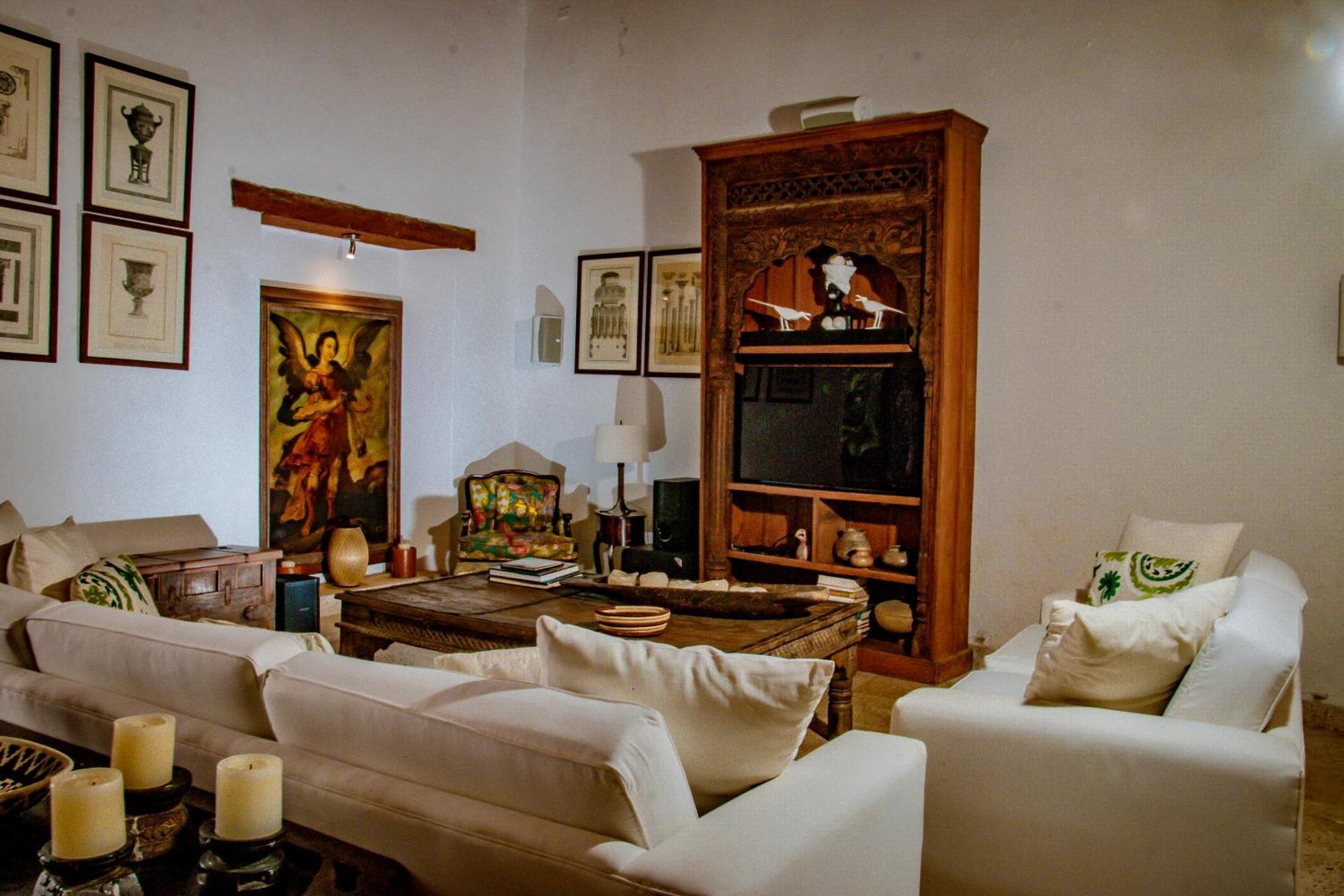 5 Bedroom Inside Of The Walled Holiday home *